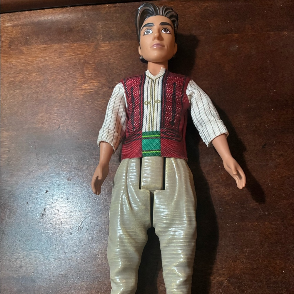 Hasbro Disney Aladdin Fashion Doll 11”